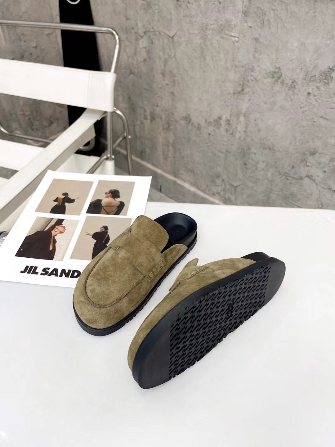 HM 26H Go Mule Dark Taupe Suede 799298