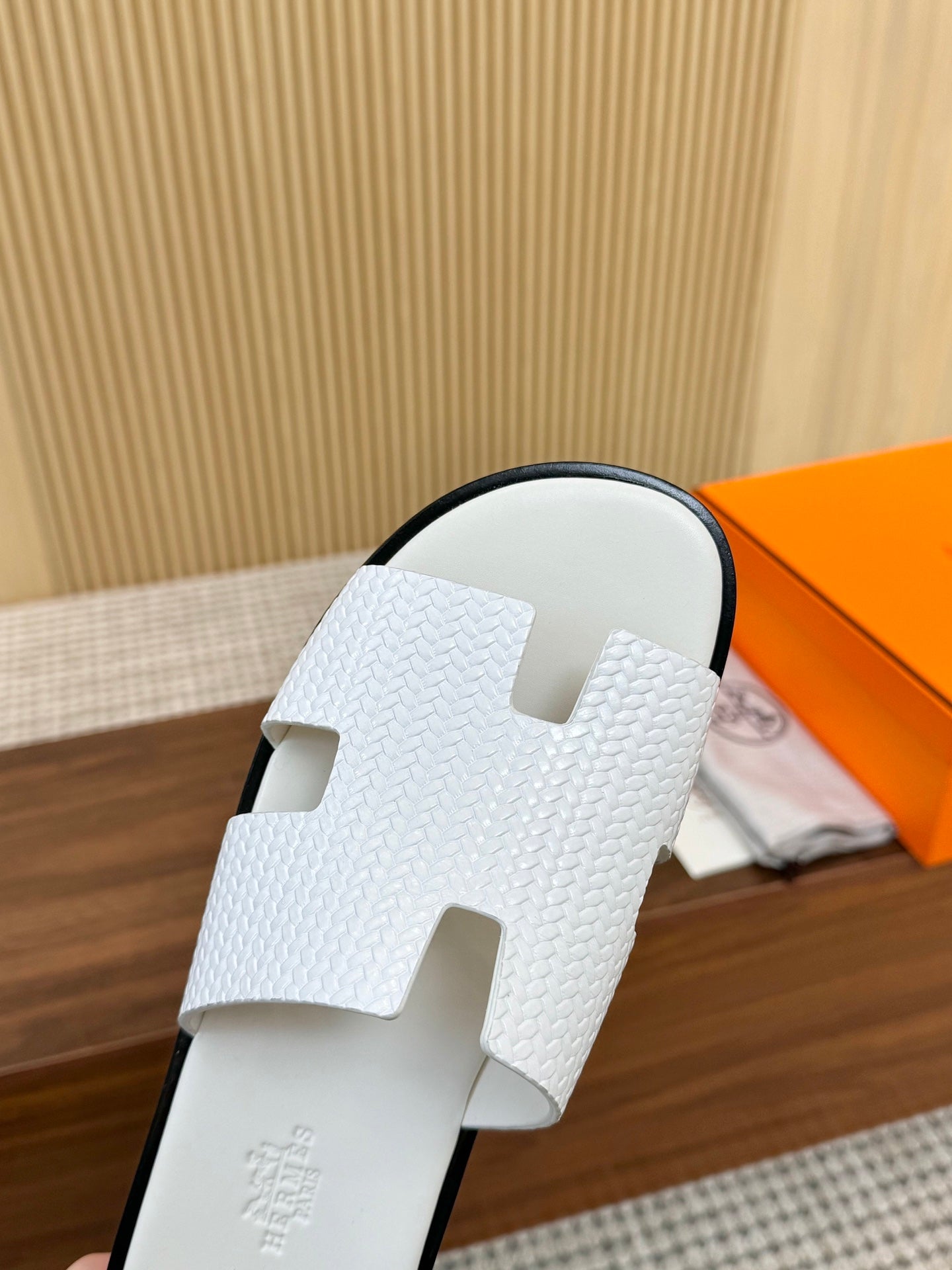 HM Izmir Sandals White Embossed Leather 799284