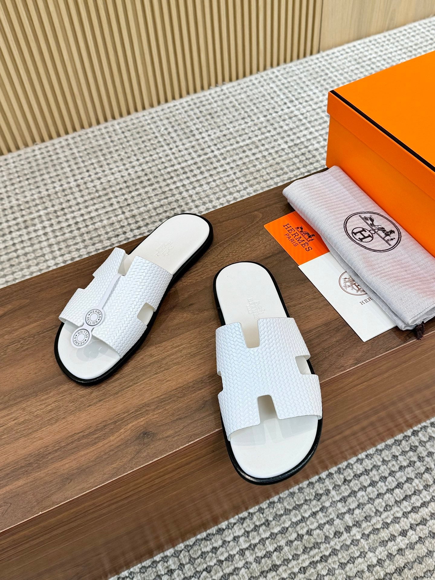 HM Izmir Sandals White Embossed Leather 799284