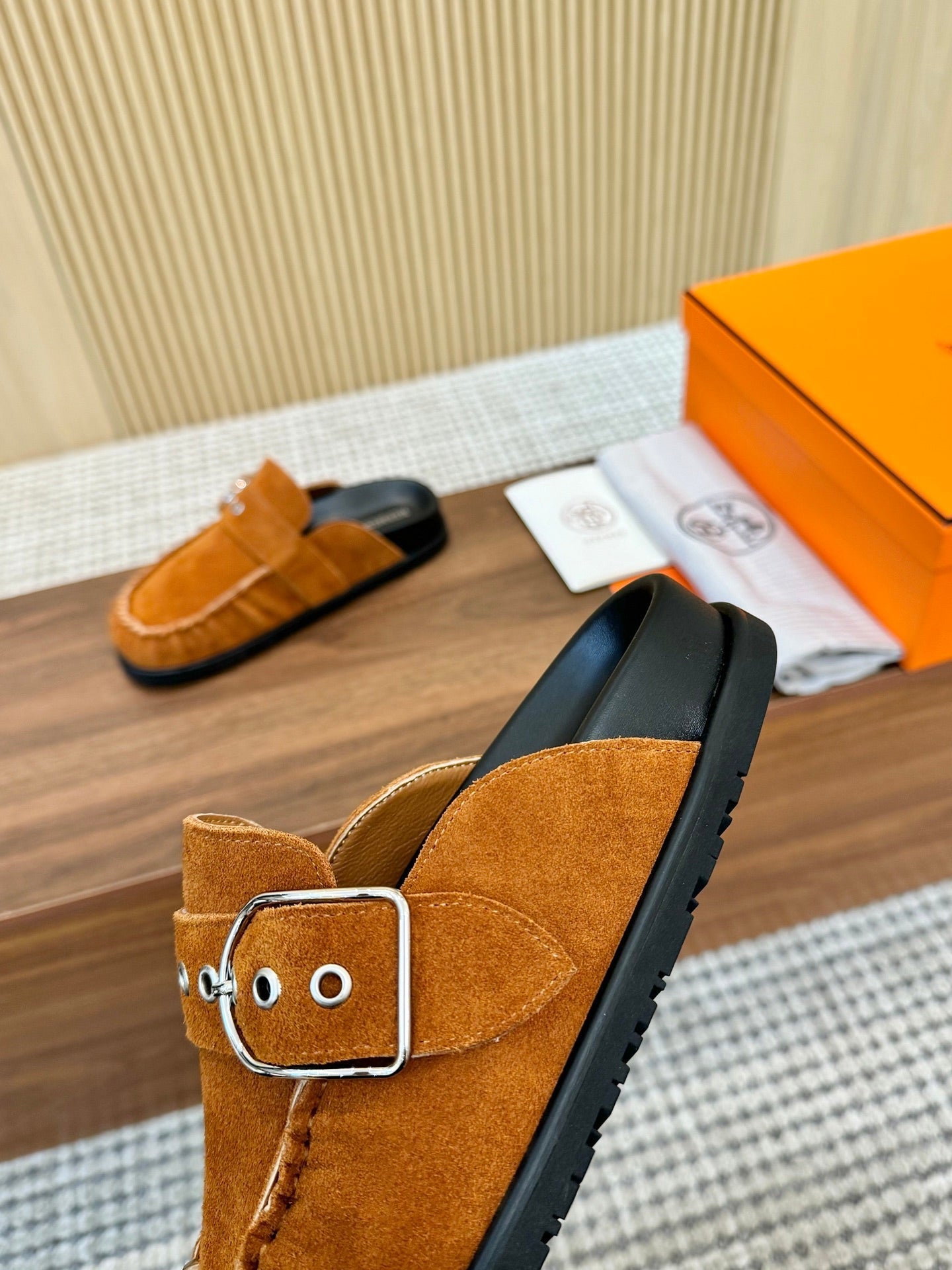 HM 2025 Key Mule Brown Orange Suede 294346