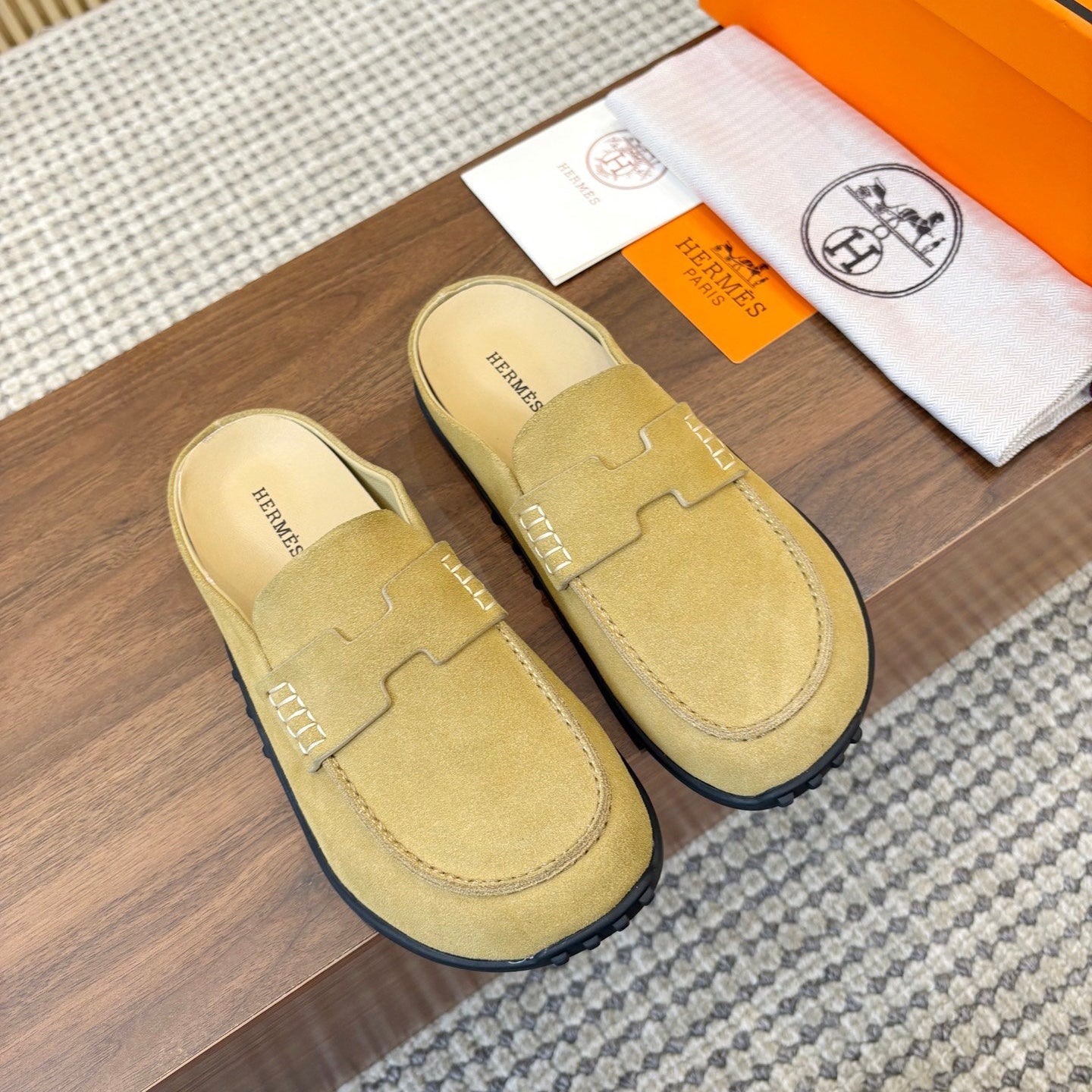 HM 26H Go Mule Light Yellow Suede 799245