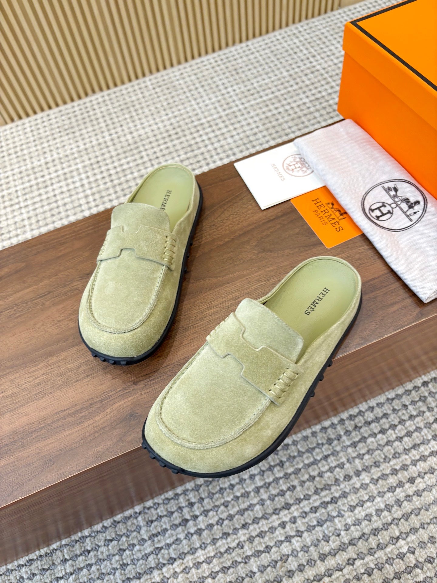 HM 26H Go Mule Light Green Suede 799246