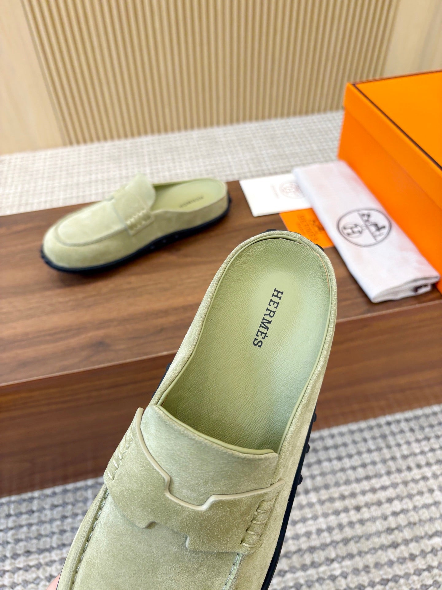HM 26H Go Mule Light Green Suede 799246