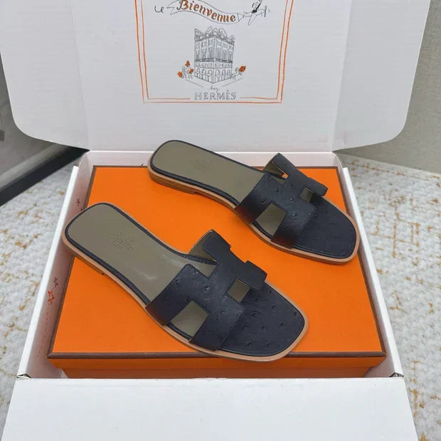 HM 26ss Oran Sandals Taupe Navy Blue Ostrich Leather 625089