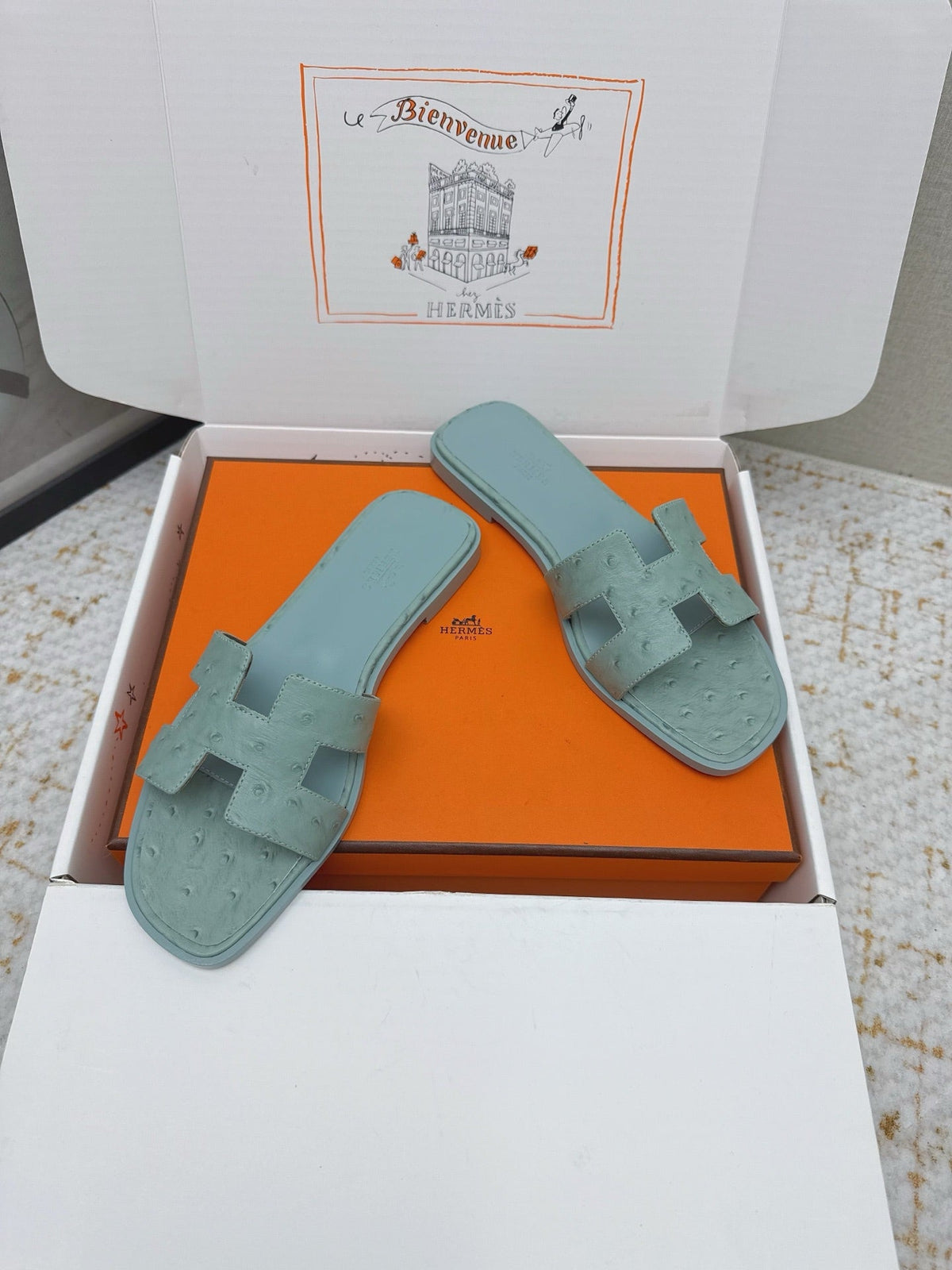 HM 26ss Oran Sandals Sage Green Ostrich Leather 625101