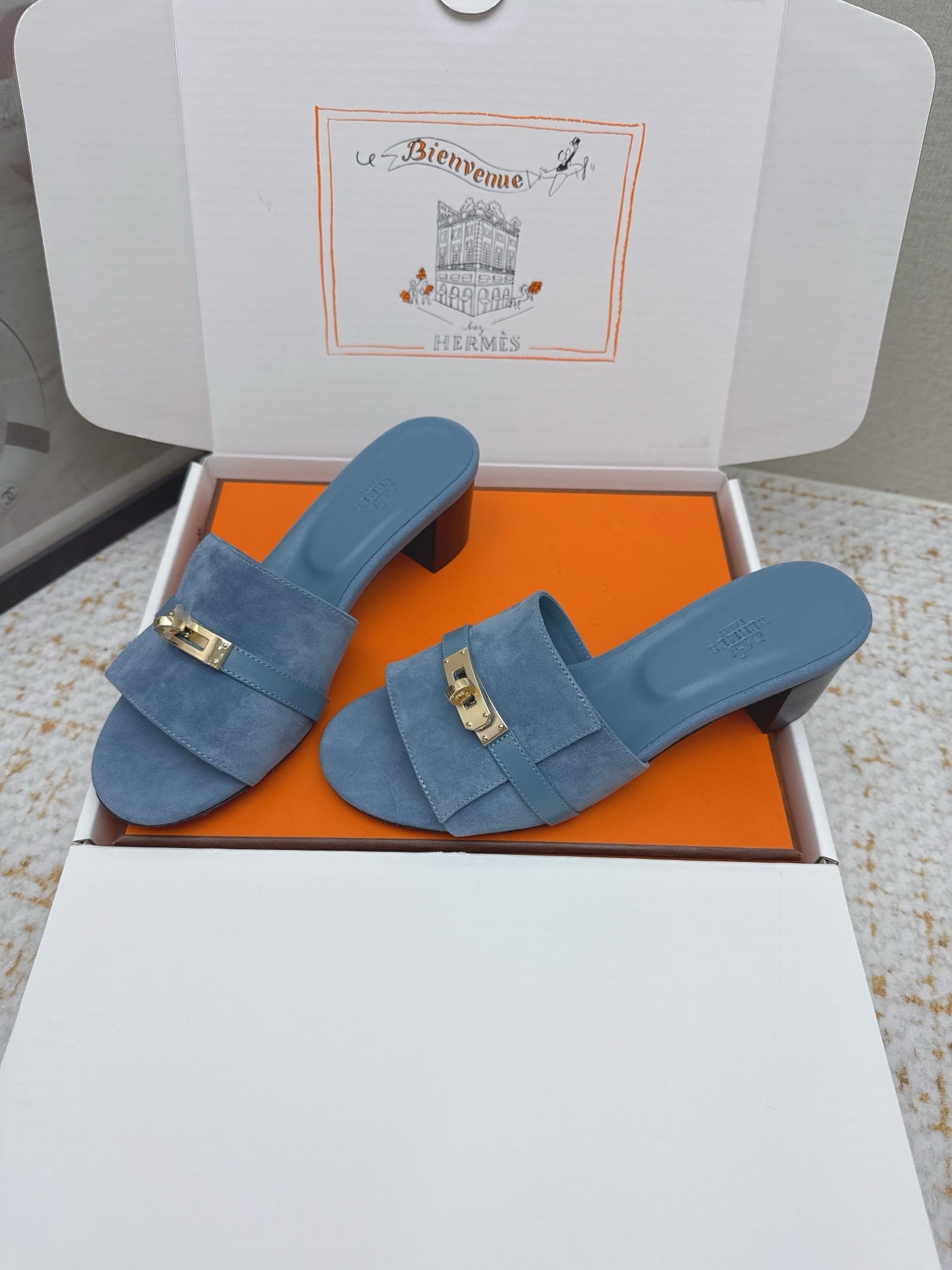 HM 26ss Oasis Sandals 50 Blue Suede Cowhide 625151