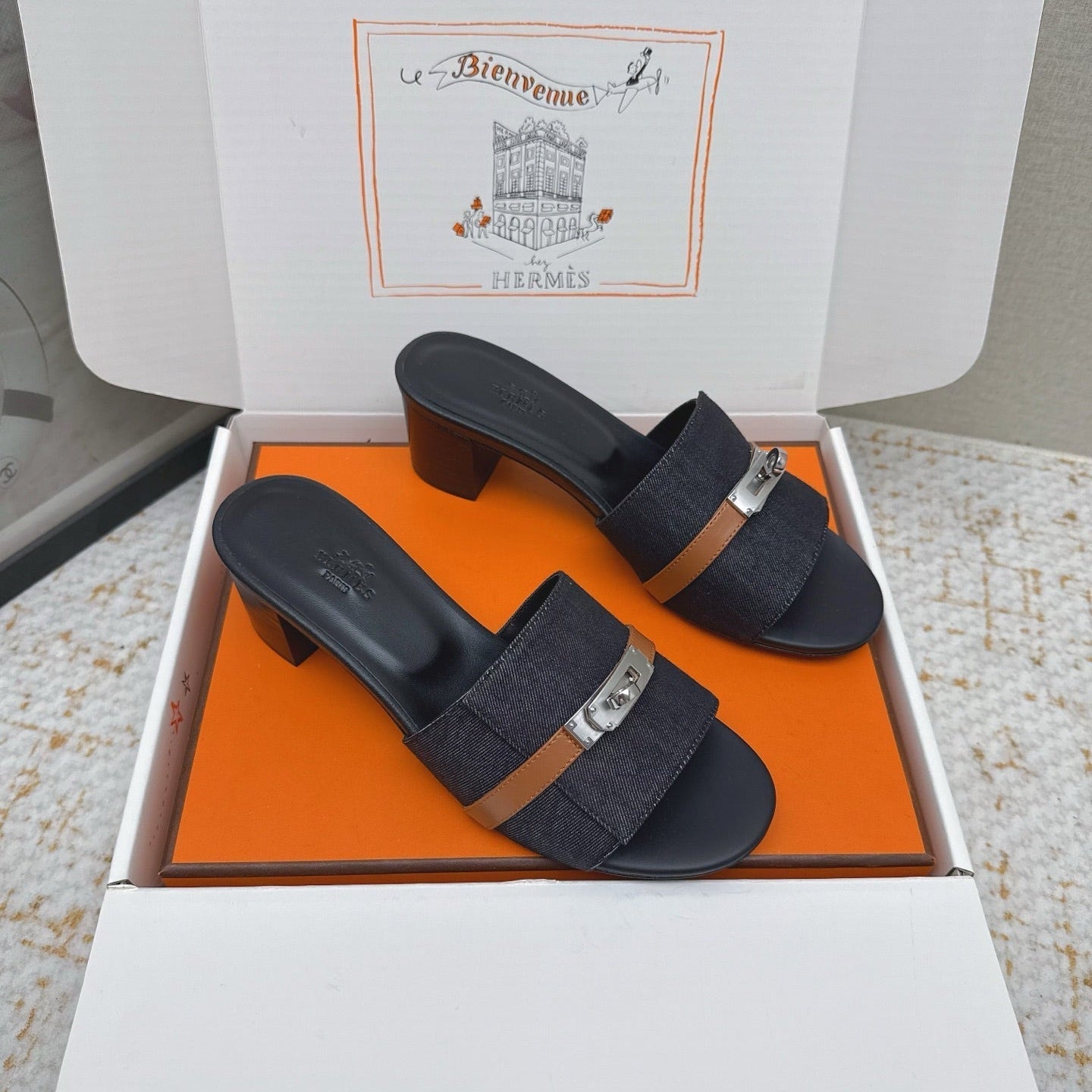 HM 26ss Oasis Sandals Navy Blue Black Denim Cowhide Sliver Buckle 625155