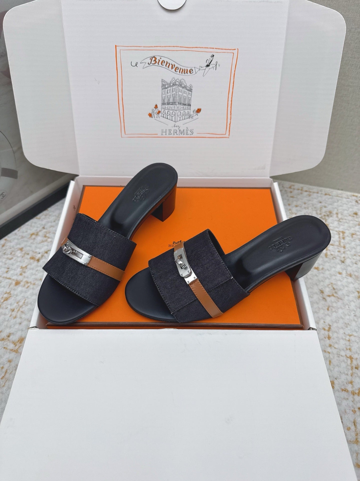HM 26ss Oasis Sandals Navy Blue Black Denim Cowhide Sliver Buckle 625155