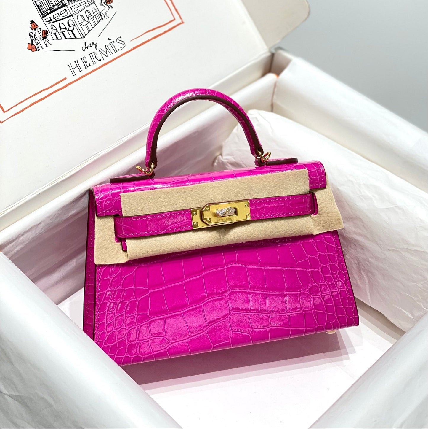 HM 25s Mini Kelly 19cm Deep Magenta Embossed Crocodile Gold Hardware