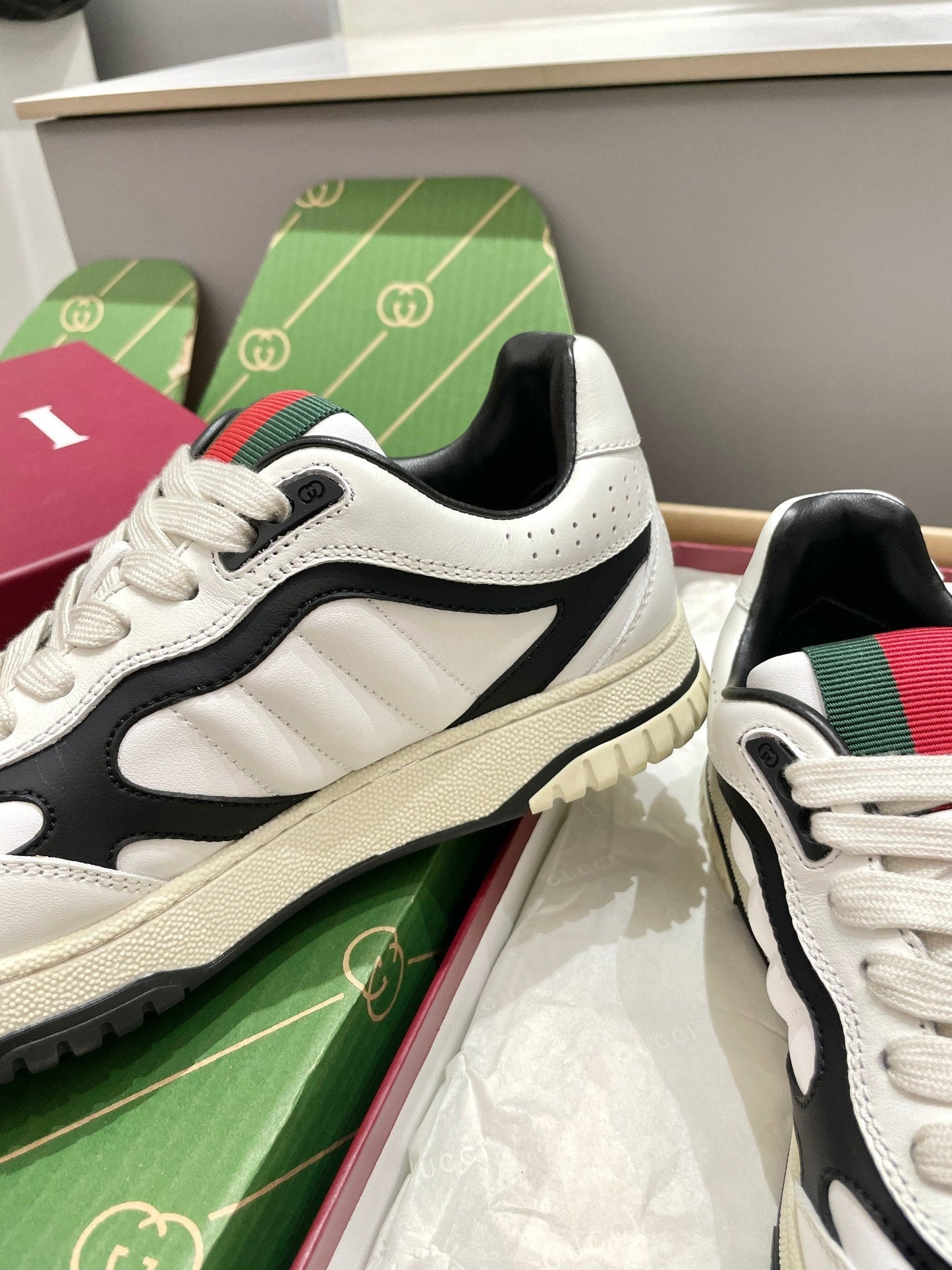 GG 26 Sneaker White Black Cowhide 632869