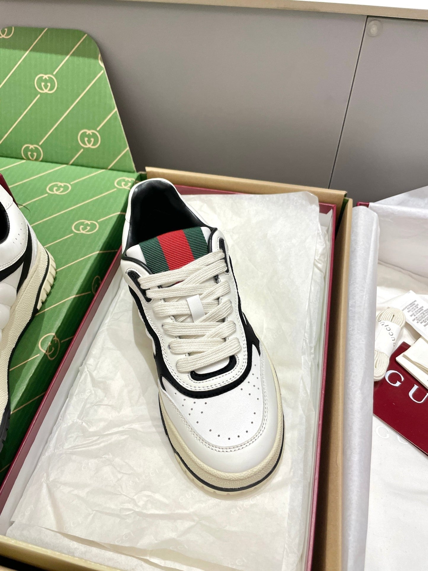GG 26 Sneaker White Black Cowhide 632869