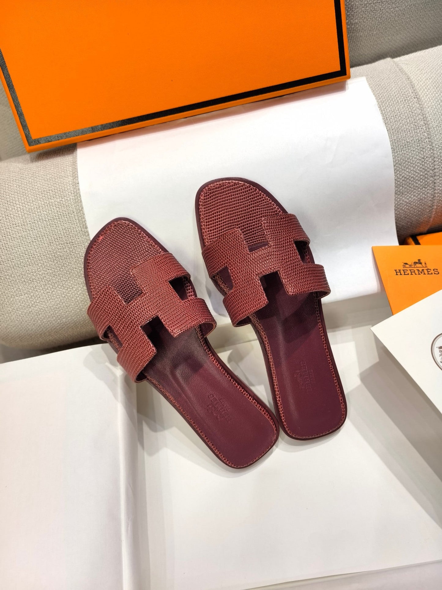 HM 26s Oran Sandal Burgundy Epsom 708453