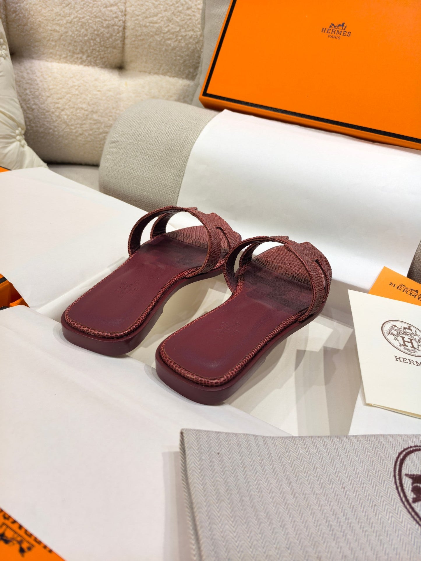 HM 26s Oran Sandal Burgundy Epsom 708453