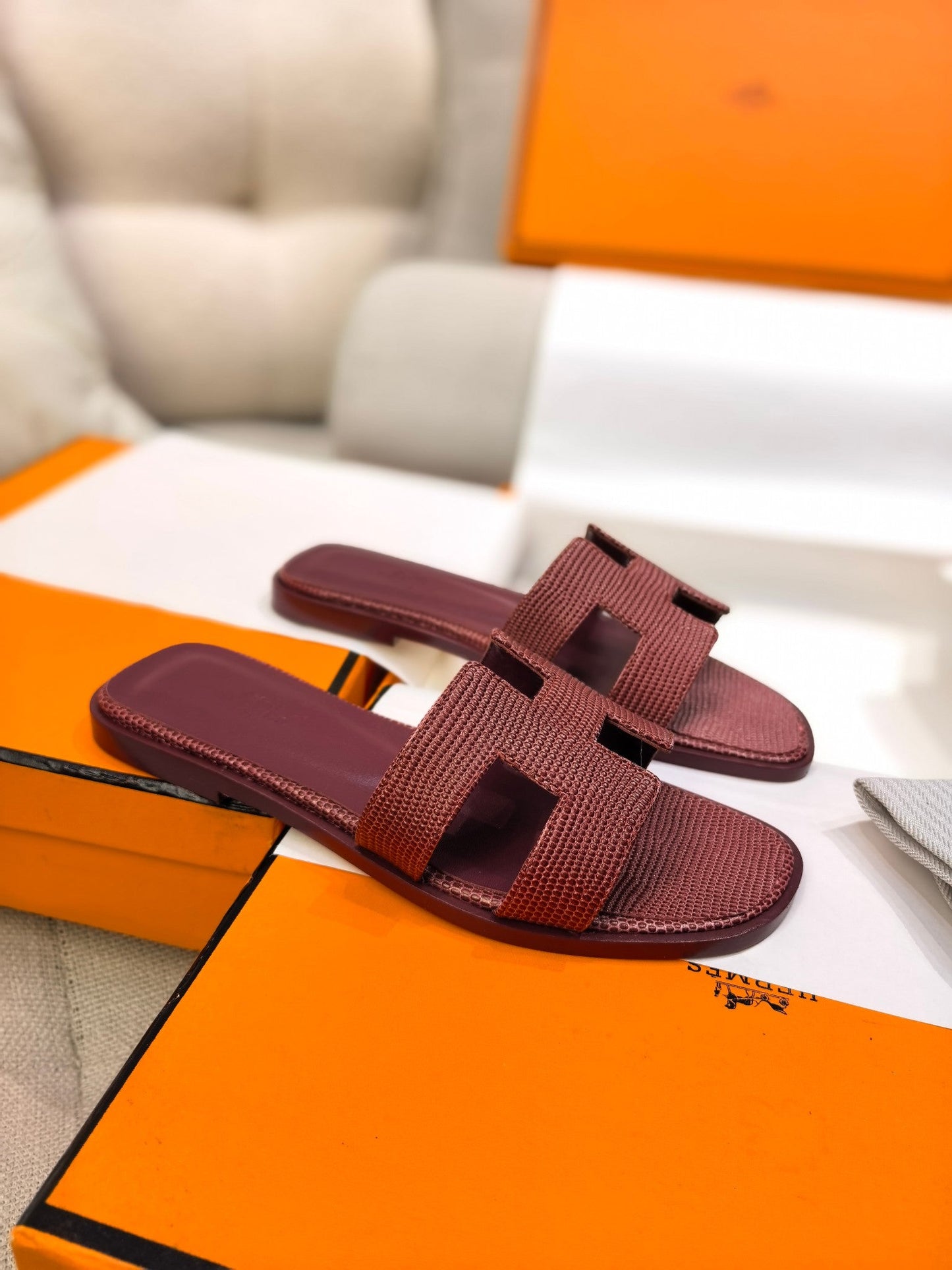 HM 26s Oran Sandal Burgundy Epsom 708453