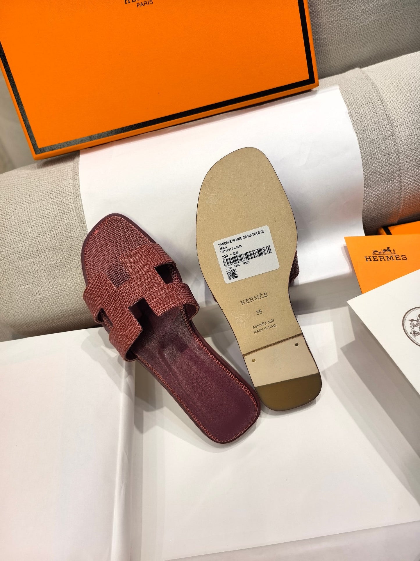 HM 26s Oran Sandal Burgundy Epsom 708453