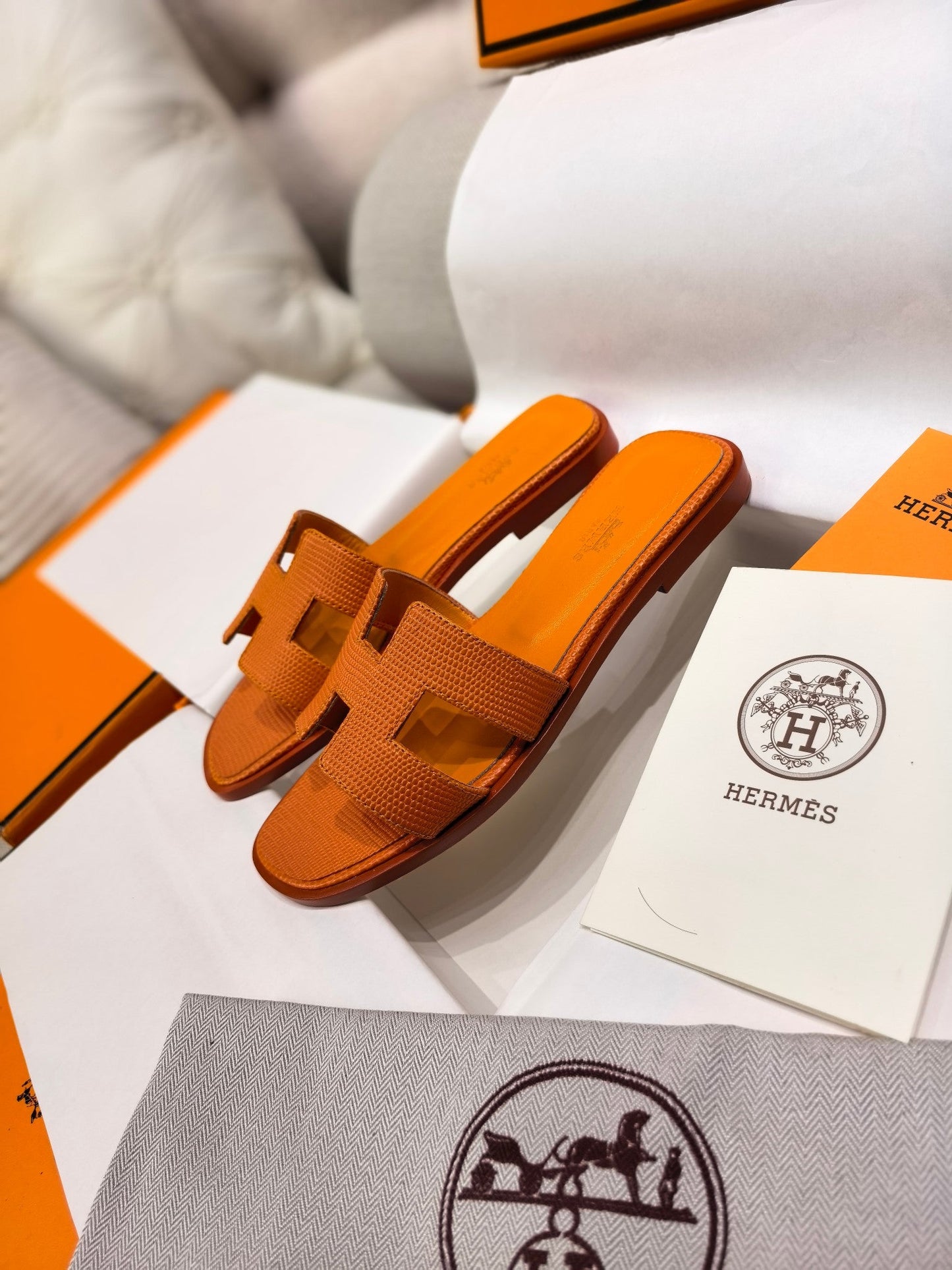 HM 26s Oran Sandal Orange Epsom 708454