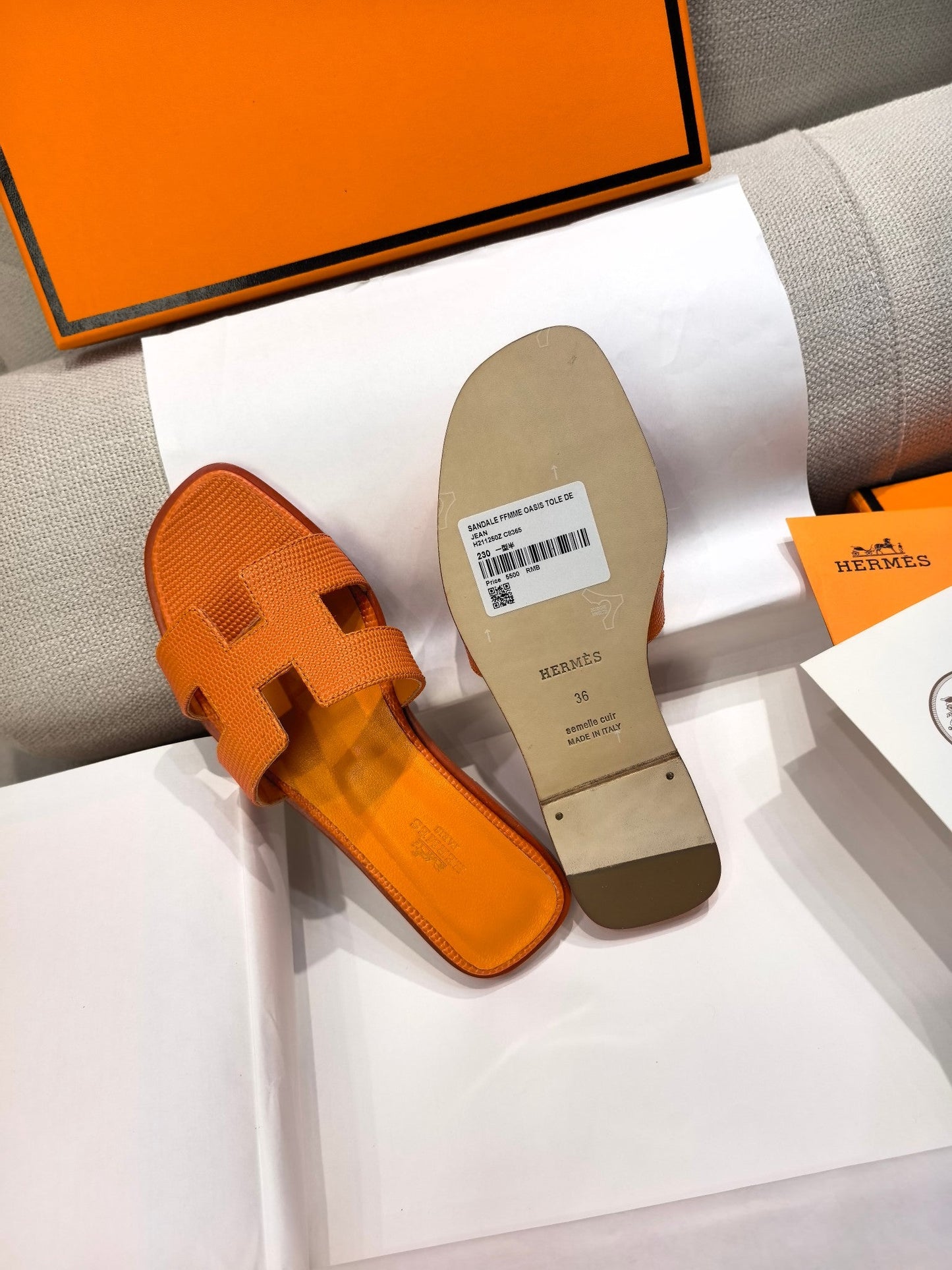 HM 26s Oran Sandal Orange Epsom 708454