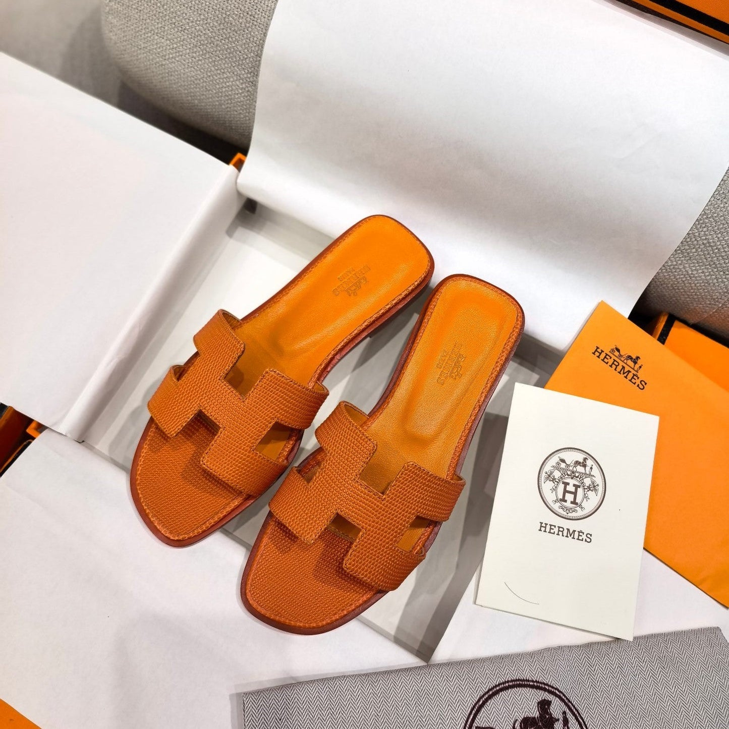 HM 26s Oran Sandal Orange Epsom 708454
