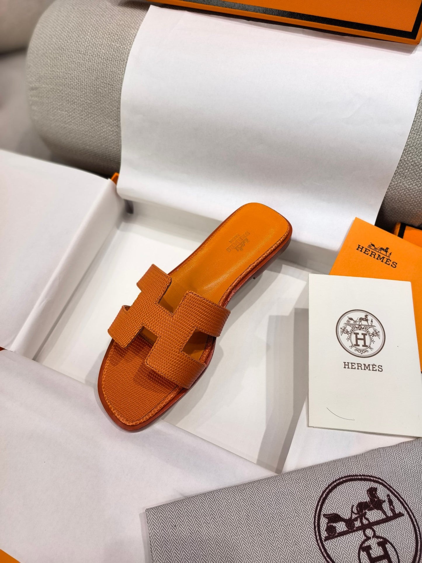 HM 26s Oran Sandal Orange Epsom 708454
