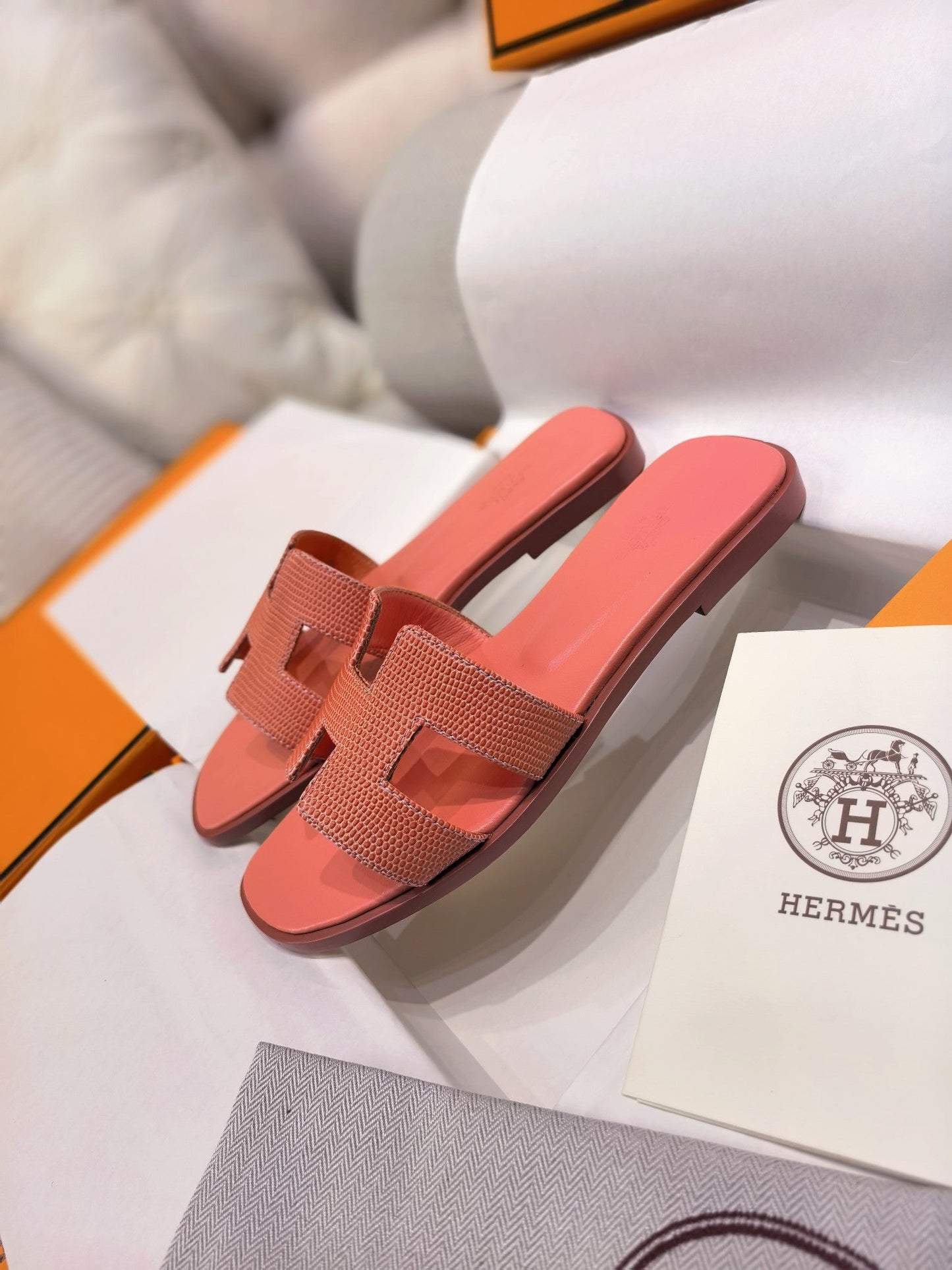 HM 26s Oran Sandal Jaipur Pink Epsom 708455