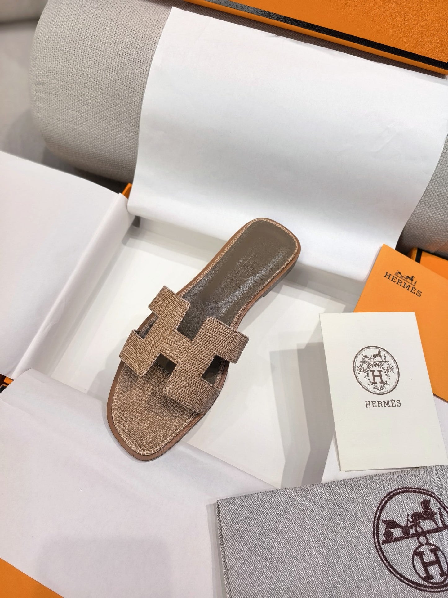 HM 26s Oran Sandal Light Brown Epsom 708456