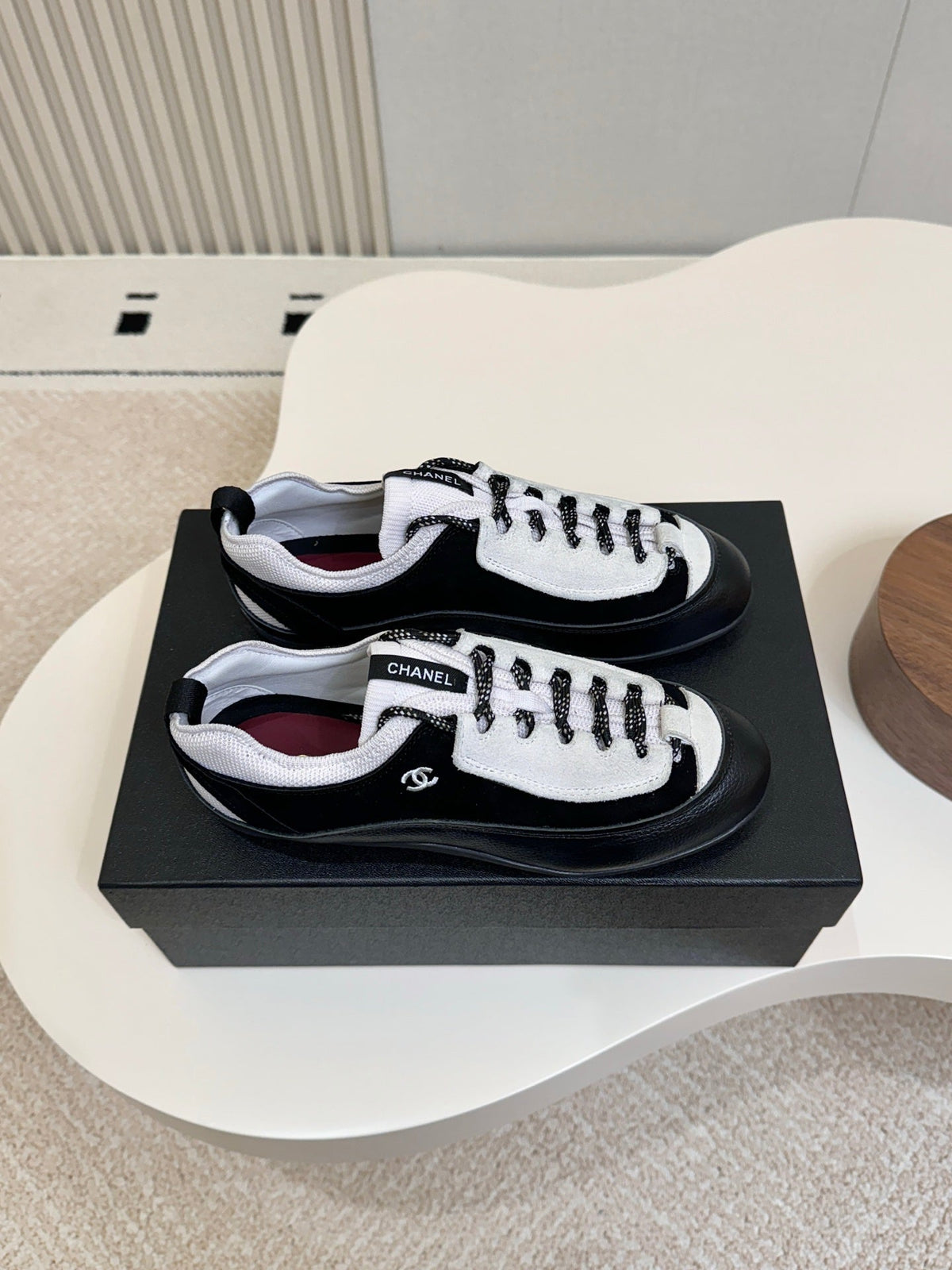 CC Métiers d’art 2026 Sneakers Black White Calfskin 859565
