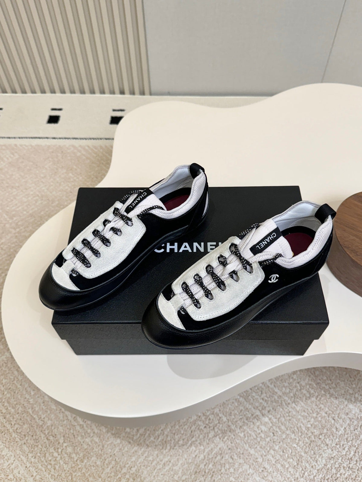 CC Métiers d’art 2026 Sneakers Black White Calfskin 859565