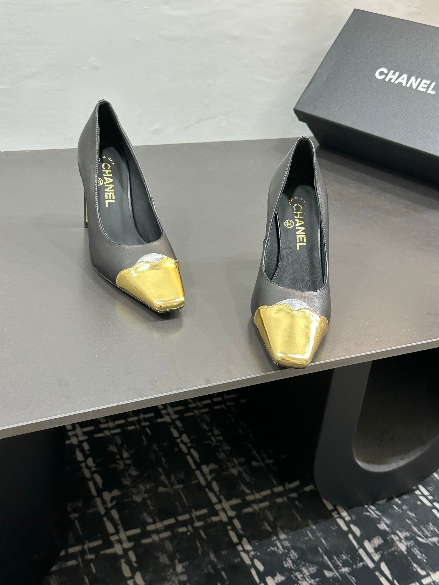 Chanel 2026 Chunky Heels Pumps Leather Sheepskin 832527