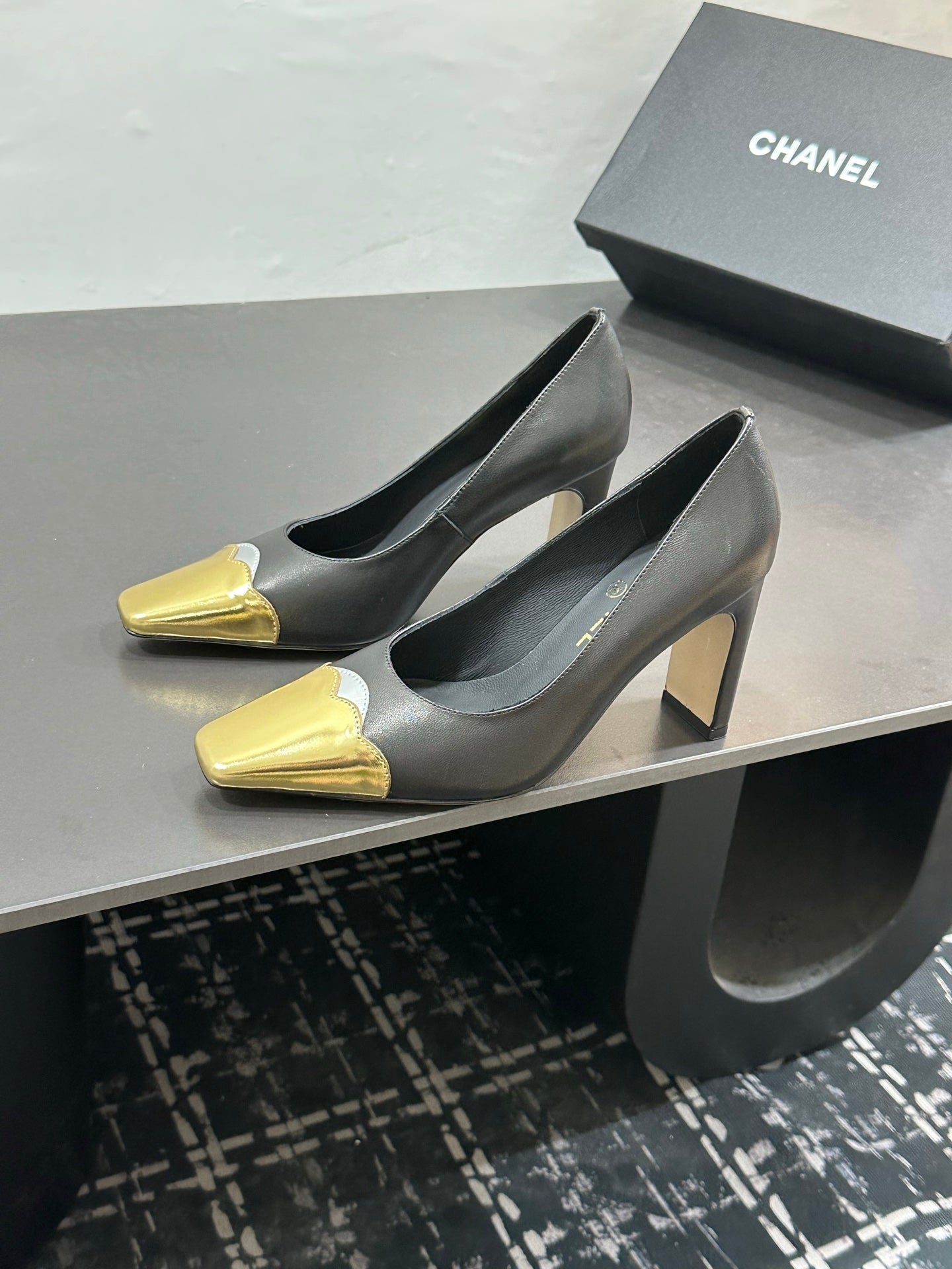 Chanel 2026 Chunky Heels Pumps Leather Sheepskin 832527