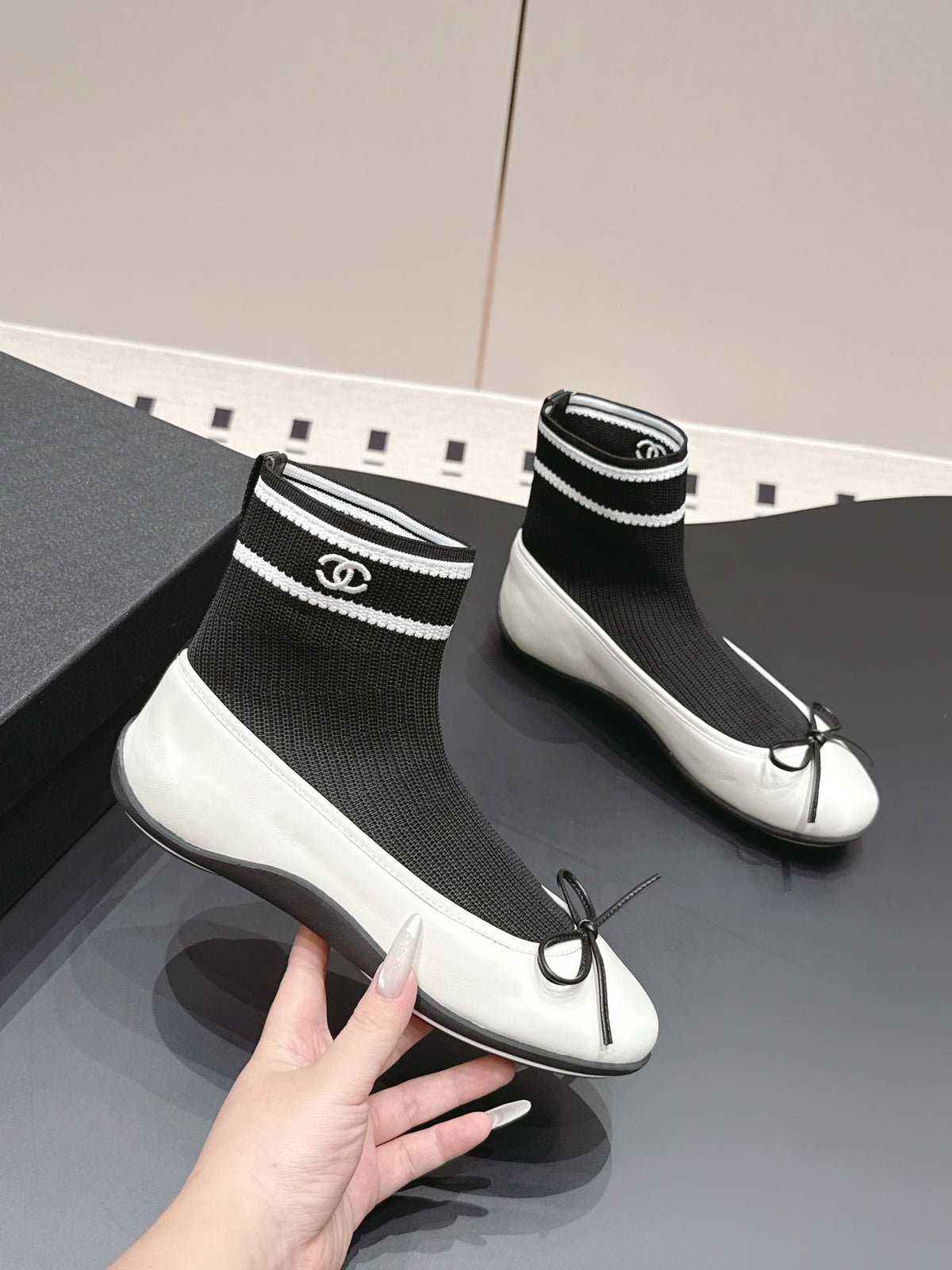 CC 26s Sneakers Black White Lambskin Mesh 922672