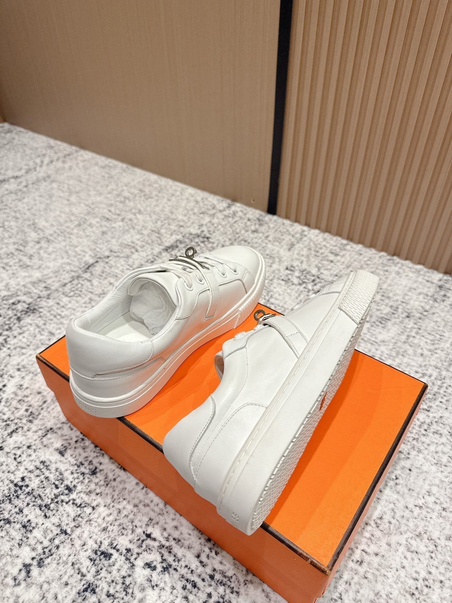 HM Casual Sneakers Sliver Buckle White Leather
