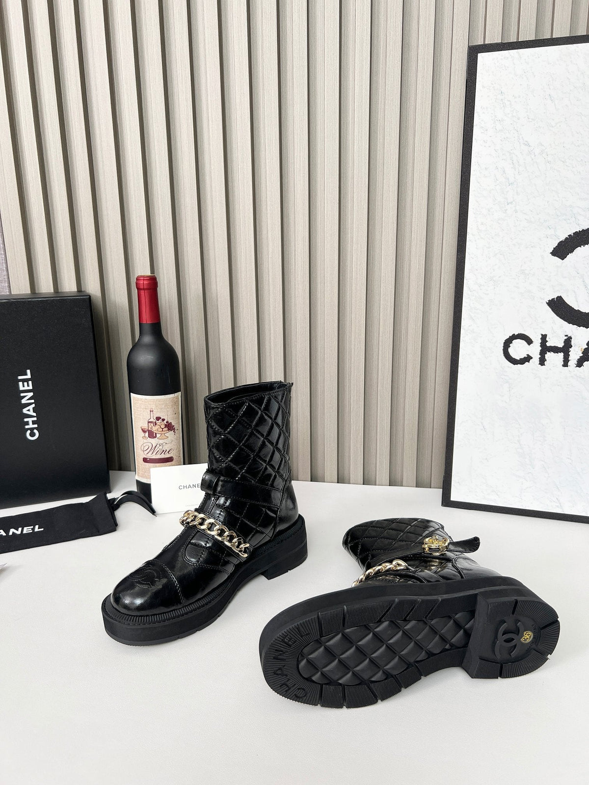 CC 26s Quilted Chain Boots Black Glossy Calfskin 924504