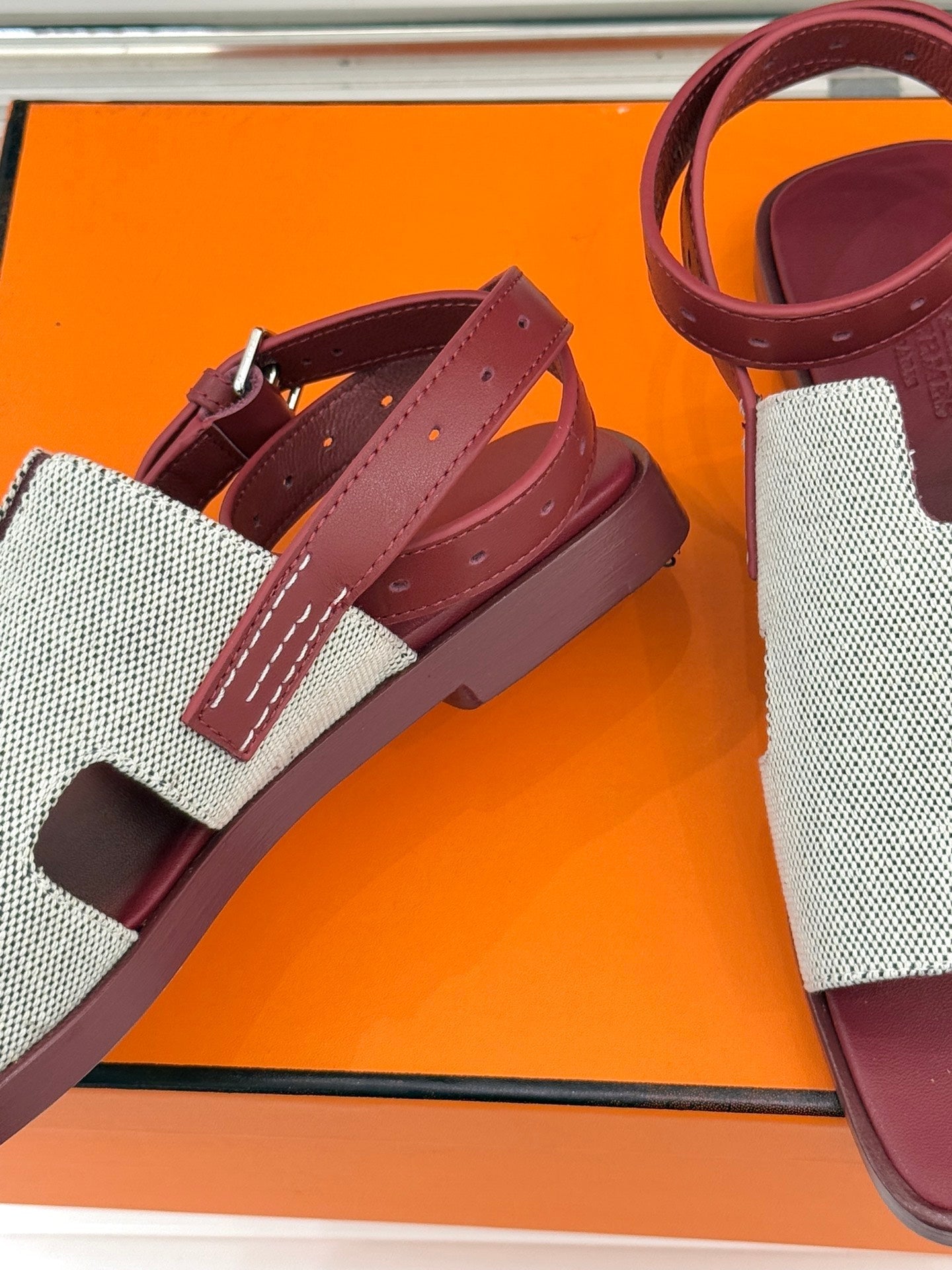 HM Maya Sandal Burgundy White Leather Canvas 642789