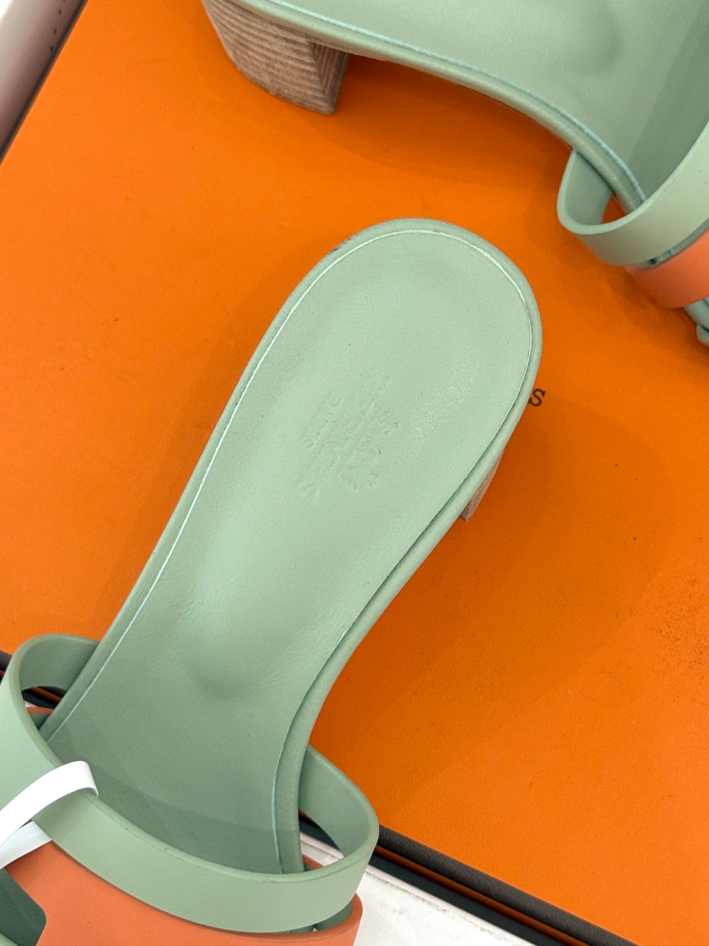 HM 26s Strappy Sandals Orange Green Sheepskin 905788
