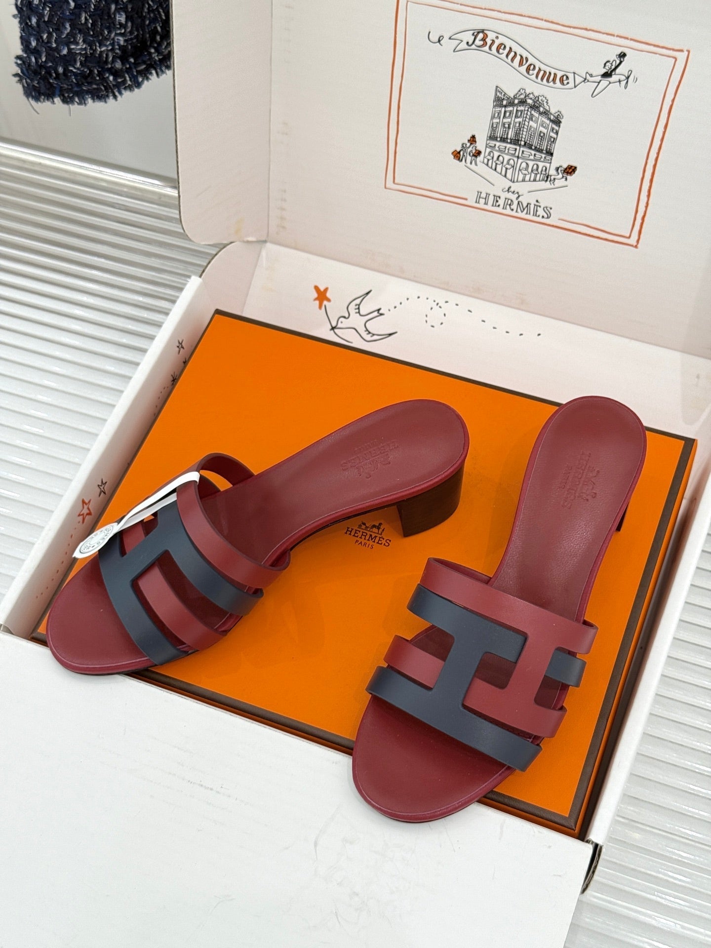 HM 26s Strappy Sandals Black Burgundy Sheepskin 905792