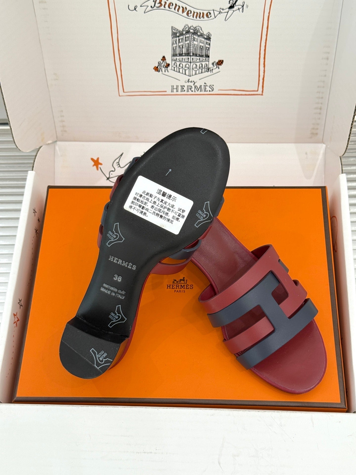 HM 26s Strappy Sandals Black Burgundy Sheepskin 905792