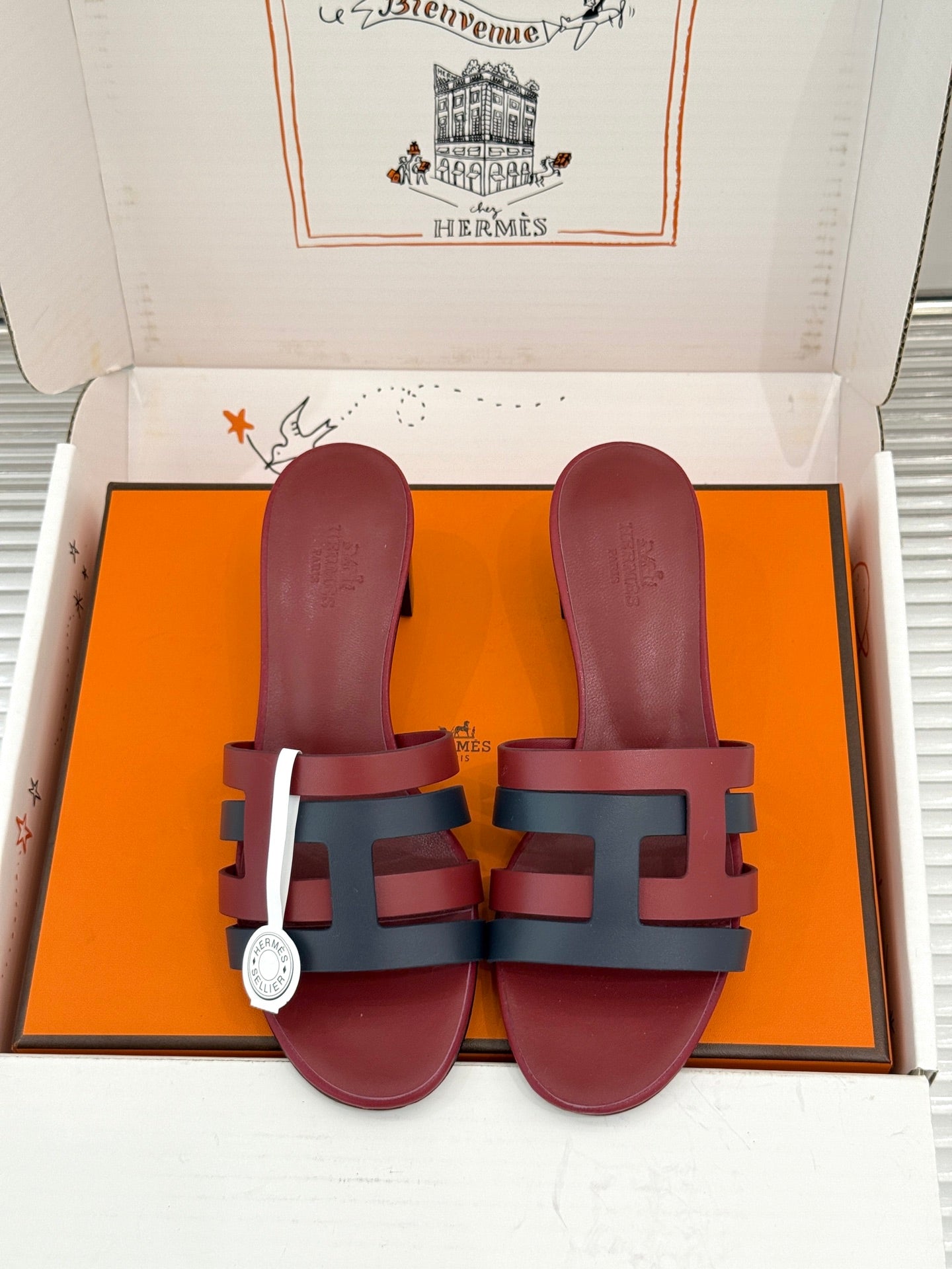HM 26s Strappy Sandals Black Burgundy Sheepskin 905792