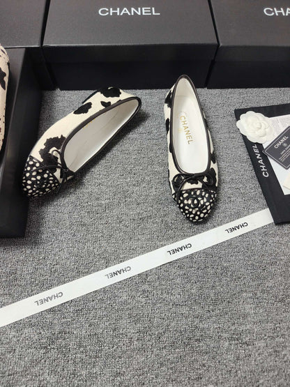 Chanel 2026 Ballet Flat Black White Horsehair Calfskin 696629