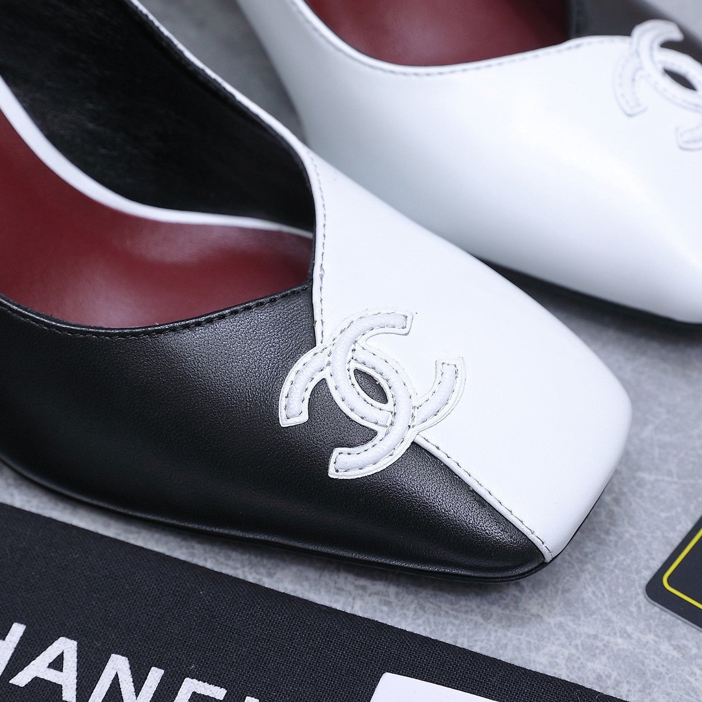 Chanel 2026 High-Heeled Pump 85mm Black-White Suede Sheepskin 758424
