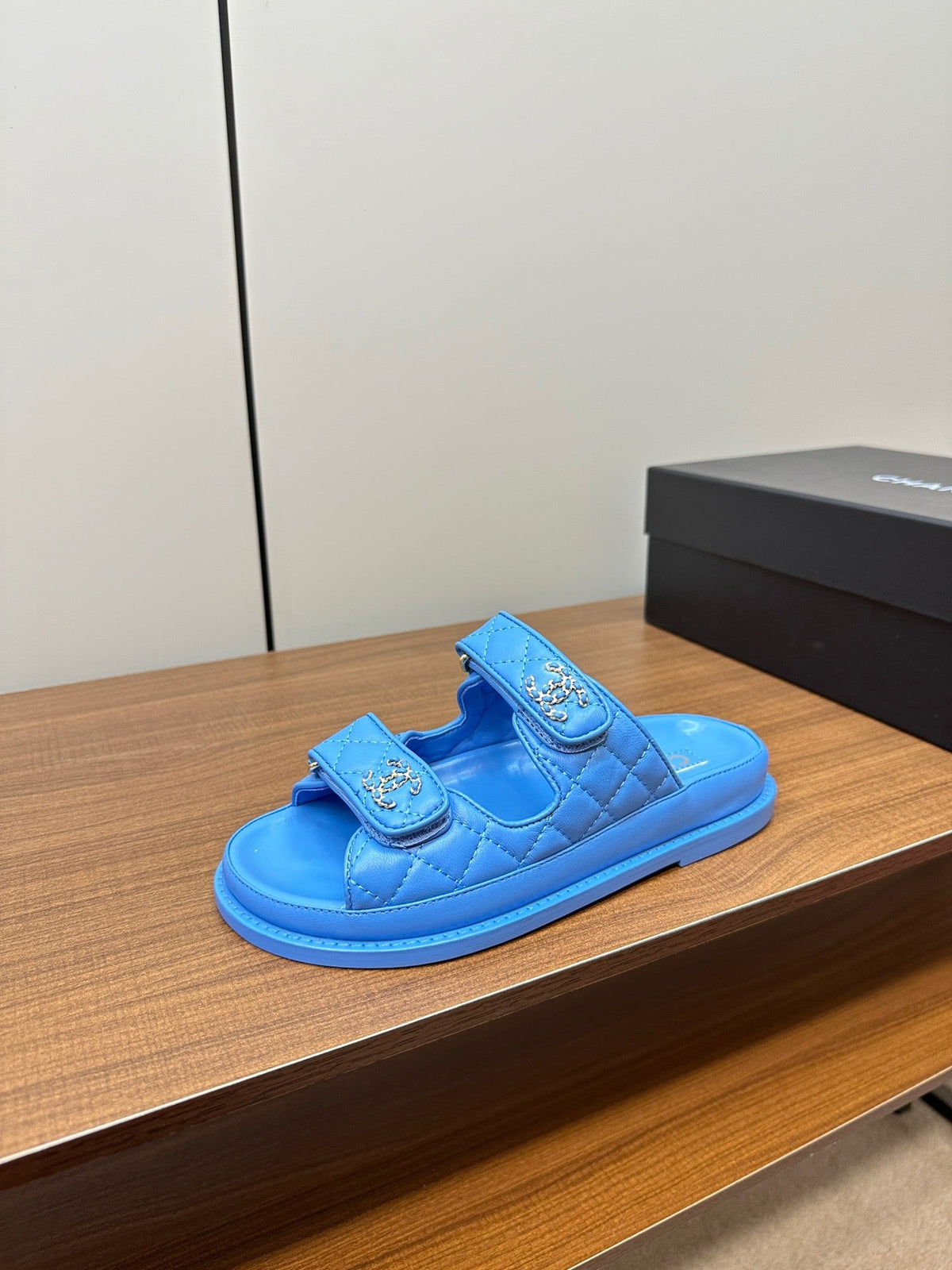 CC 26s Dad Sandal Bright Blue Sheepskin 965034