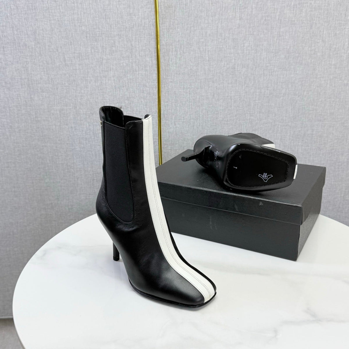 CC 26s Metiers d'Art Boot Black White Lambskin 904453