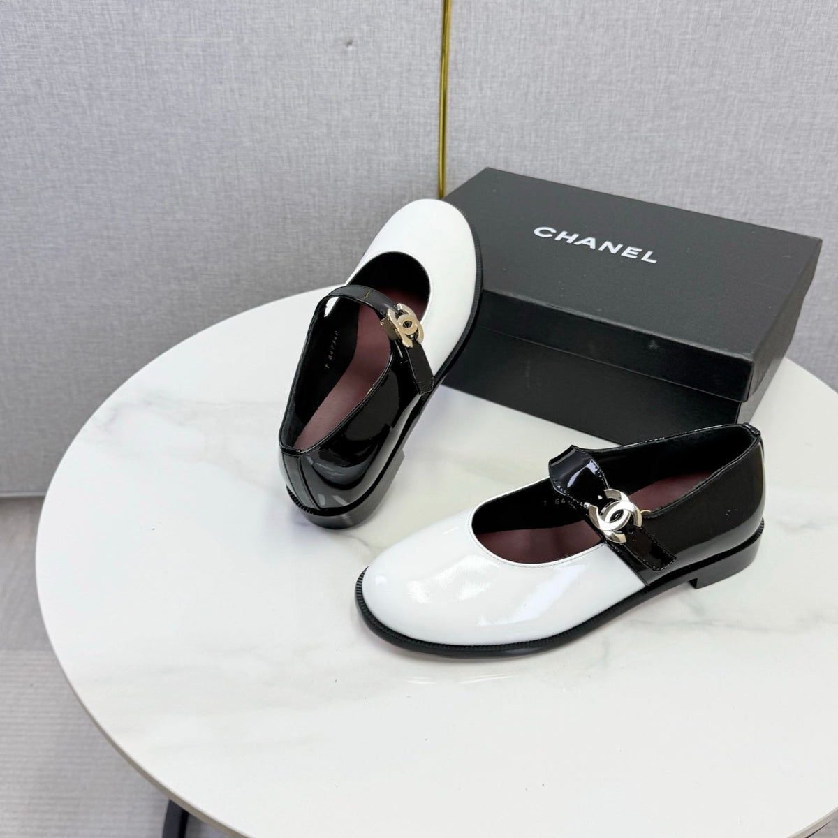 Chanel 2026 Ballet Flat Glossy Leather 904496