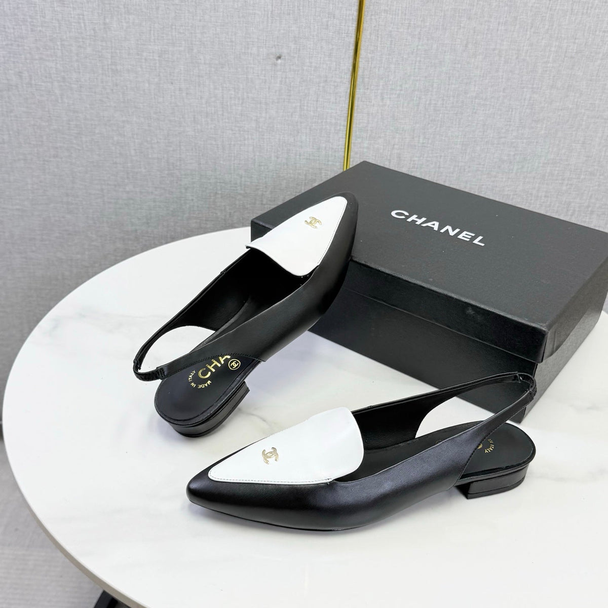 CC 26s Pointed Slingback Flat Black White Sheepskin 972780