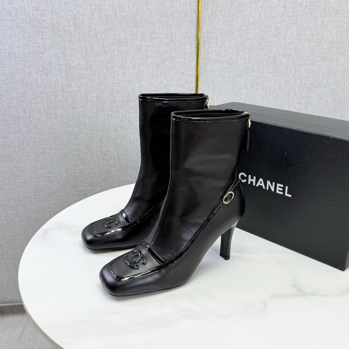 CC 26s Silhouette Ankle Boots Black Sheepskin 972811