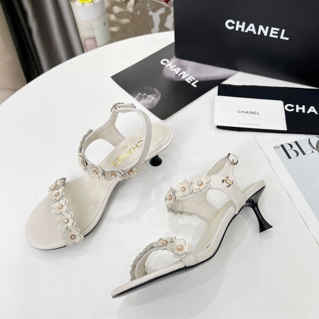 CC 26s Floral Sandal 5cm White Sheepskin 867470