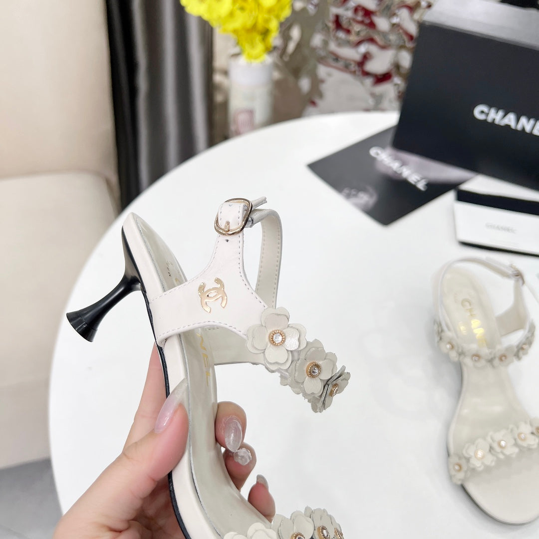 CC 26s Floral Sandal 5cm White Sheepskin 867470