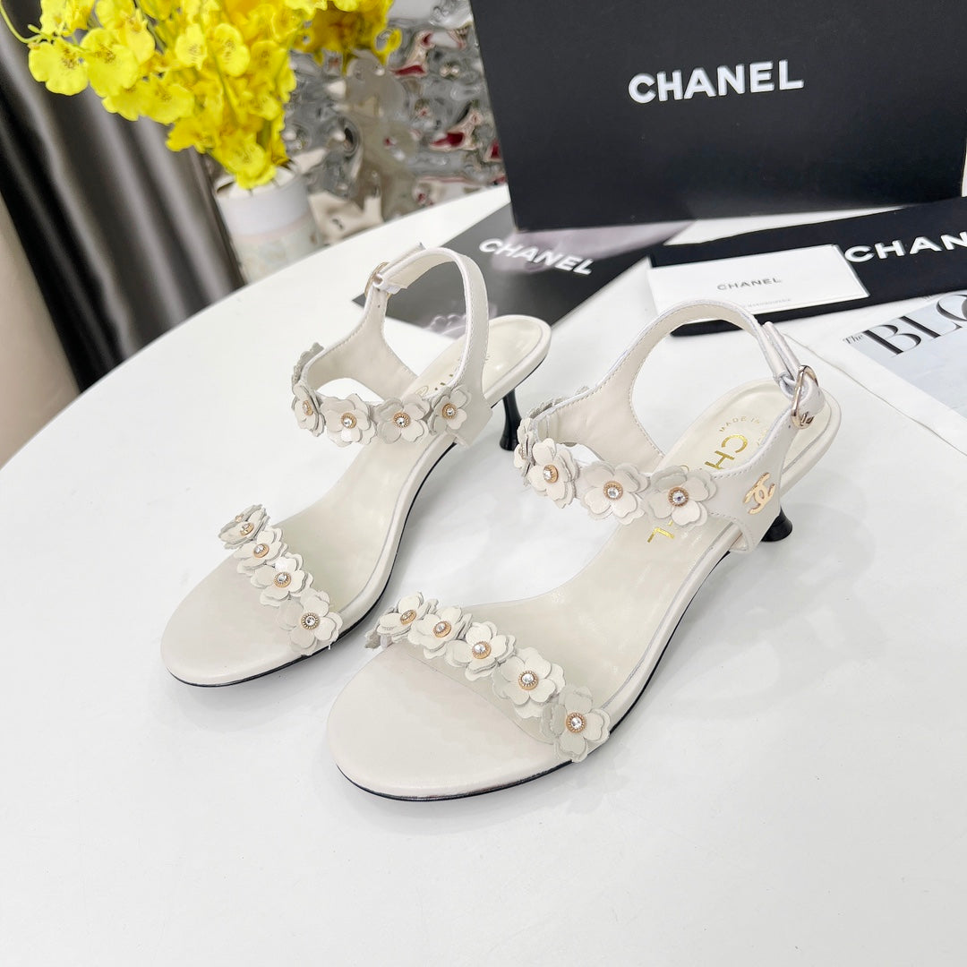 CC 26s Floral Sandal 5cm White Sheepskin 867470