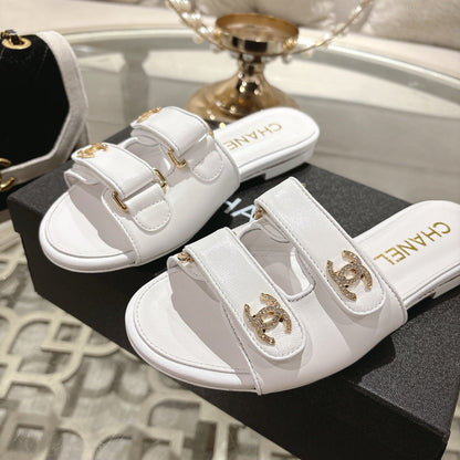 CC 26s Buckle Sandals White Sheepskin 627076