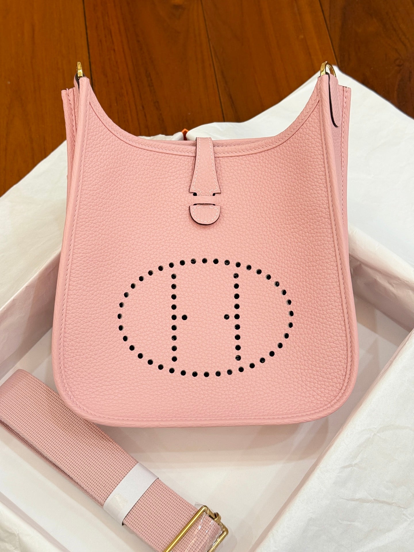 HM Evelyne 23cm Light Pink Togo Leather 281210