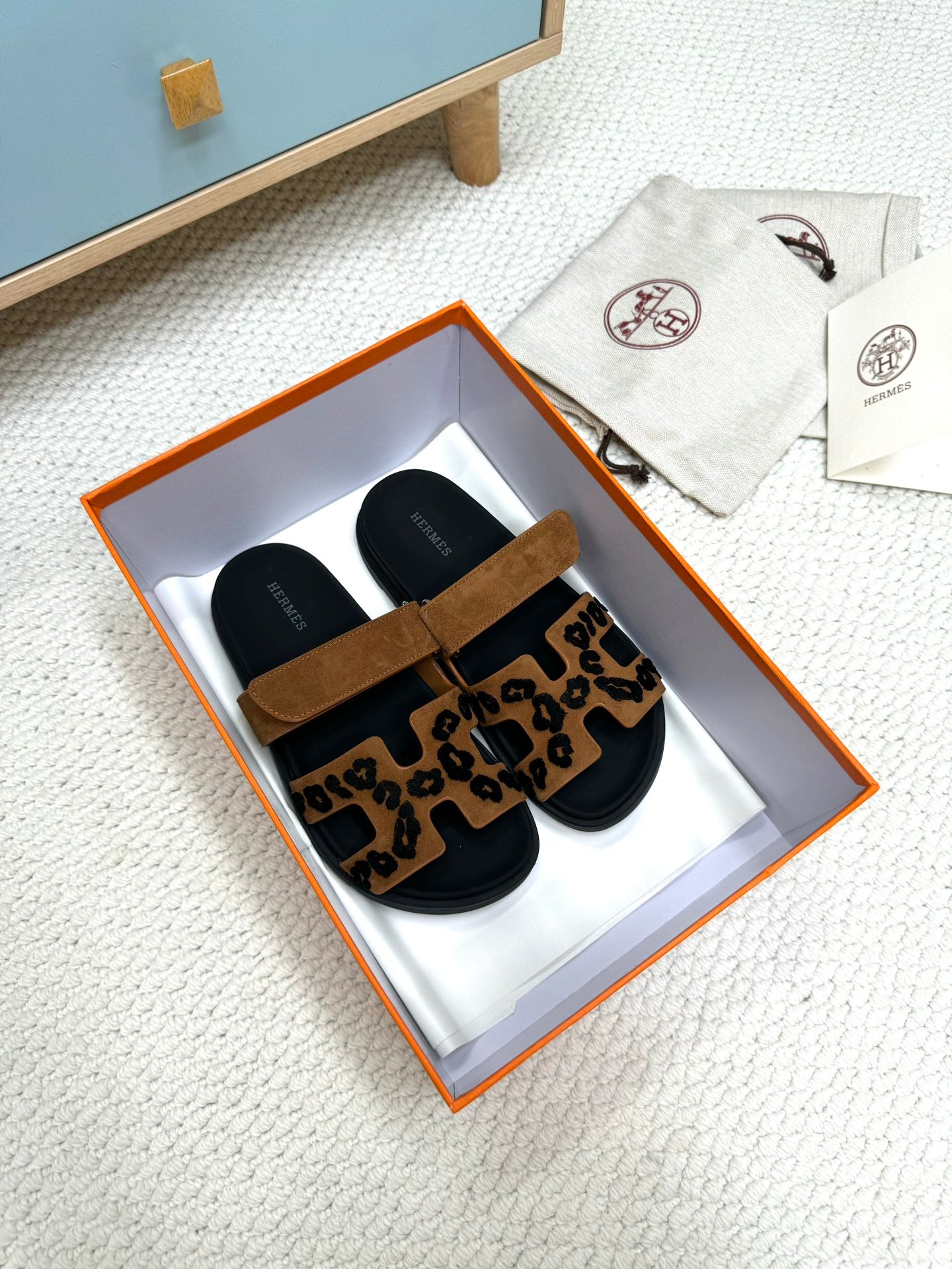 HM Chypre Sandal Black Camel Suede Wool Leather 618574